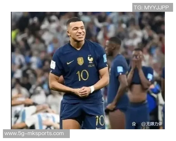 姆巴佩脚踝受伤后仍坚持为国家队出战再度扭伤引发关注