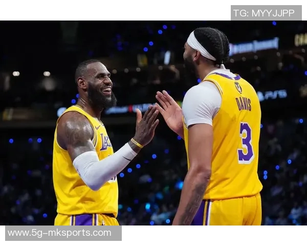 阿里纳斯建议湖人若能引进巨星应果断交易里夫斯以优化阵容